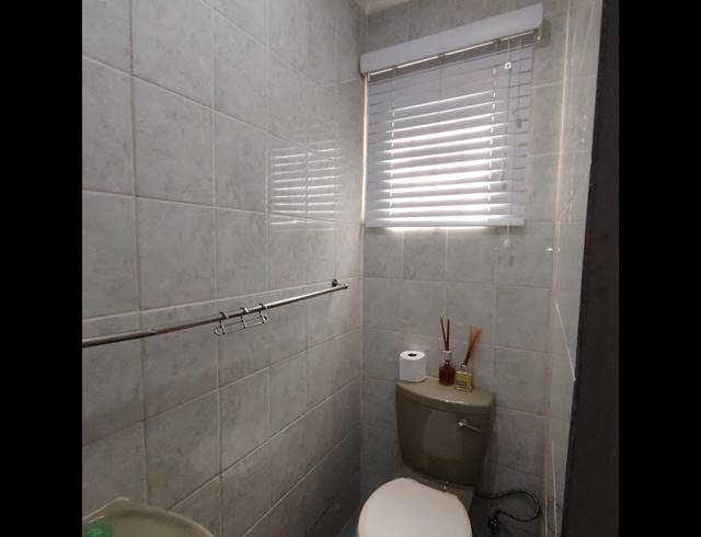 4 BEDROOM HOUSE FOR SALE IN ORMONDE VIEW